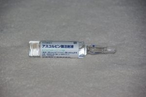 扶桑薬品工業株式会社のアスコルビン酸注射液のビタミンC注「フソー」2gのアンプルの画像です。透明なアンプルに透明な薬剤が入っています。